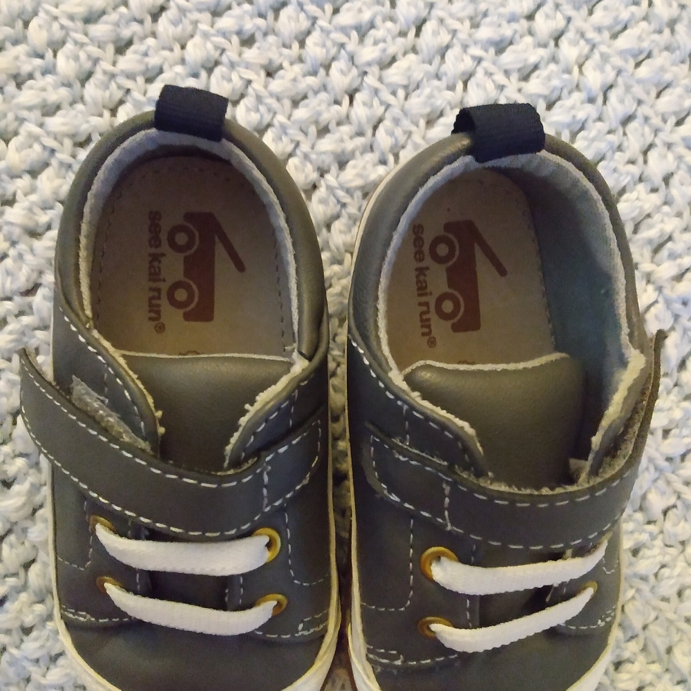 See Kai Run First Walker Stevie II Sneaker Brown L